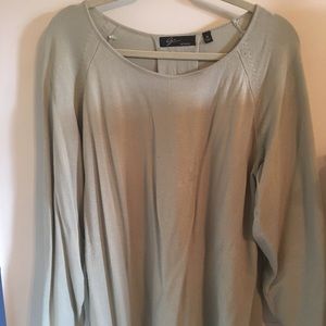 Long sleeve pleated back top